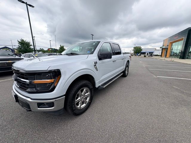 White Metallic 2025 Ford F-150 Pickup Truck Four-Wheel Drive Automatic