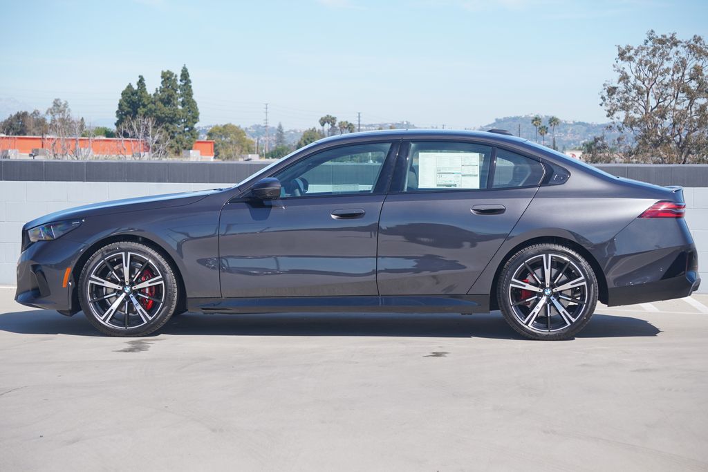 Thumbnail: 2026 BMW 5 Series - 4
