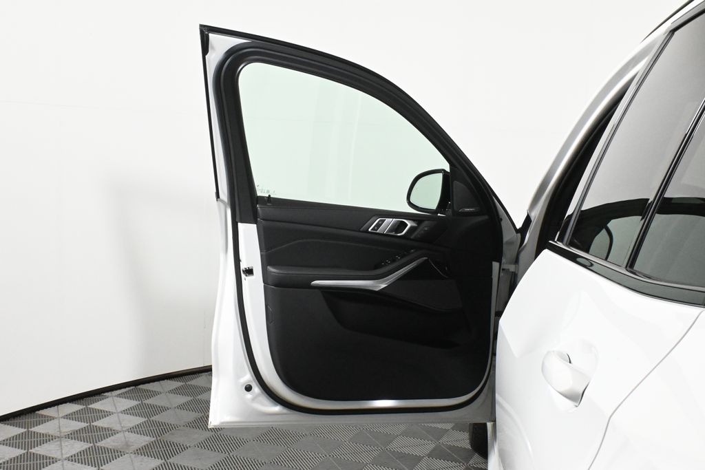 Thumbnail: 2026 BMW X5 - 29