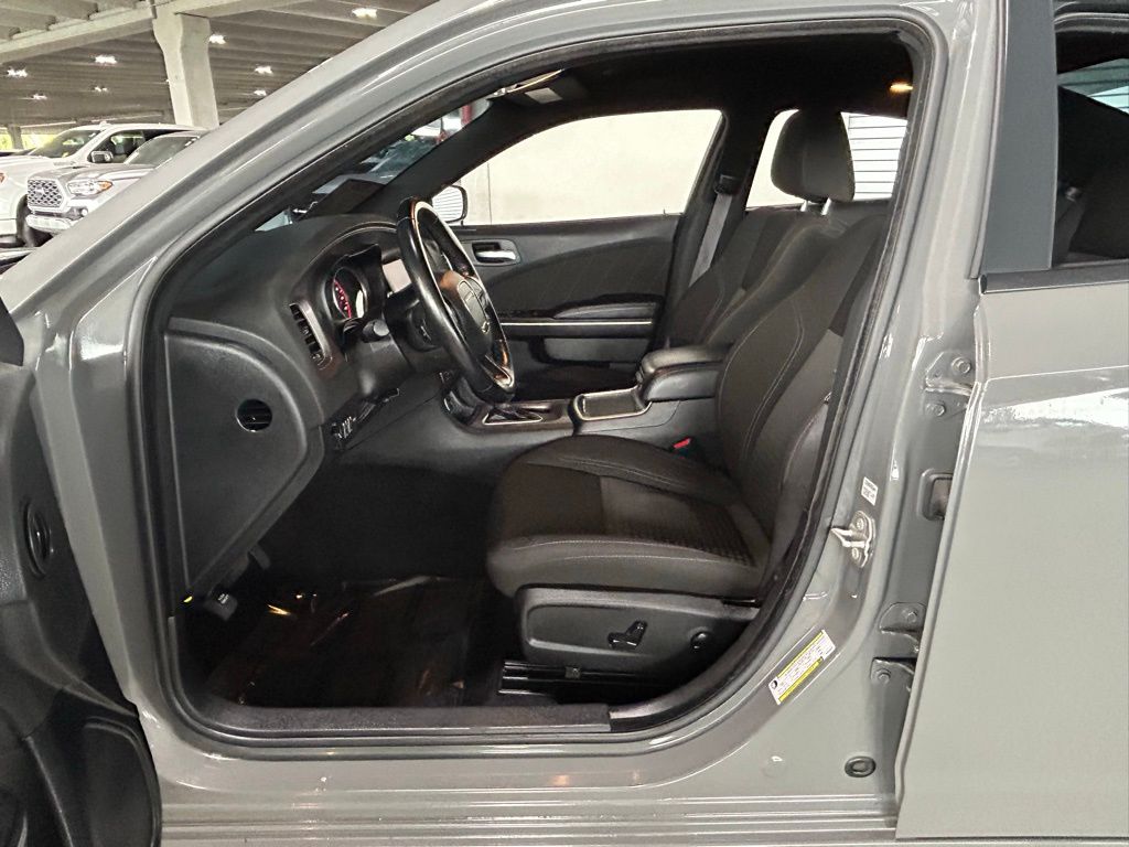 Used 2023 Destroyer Gray Clearcoat Dodge SXT image 13