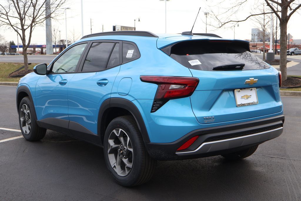 Thumbnail: 2026 Chevrolet Trax - 5