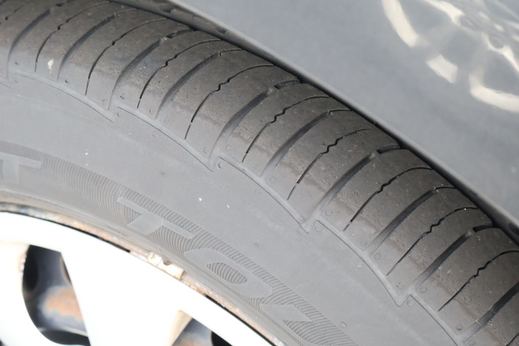 Thumbnail: 2011 Toyota Corolla - 6