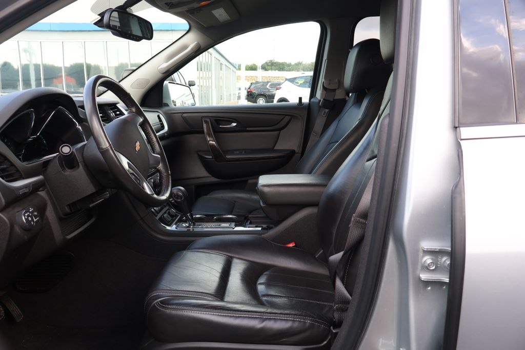 Thumbnail: 2015 Chevrolet Traverse - 11