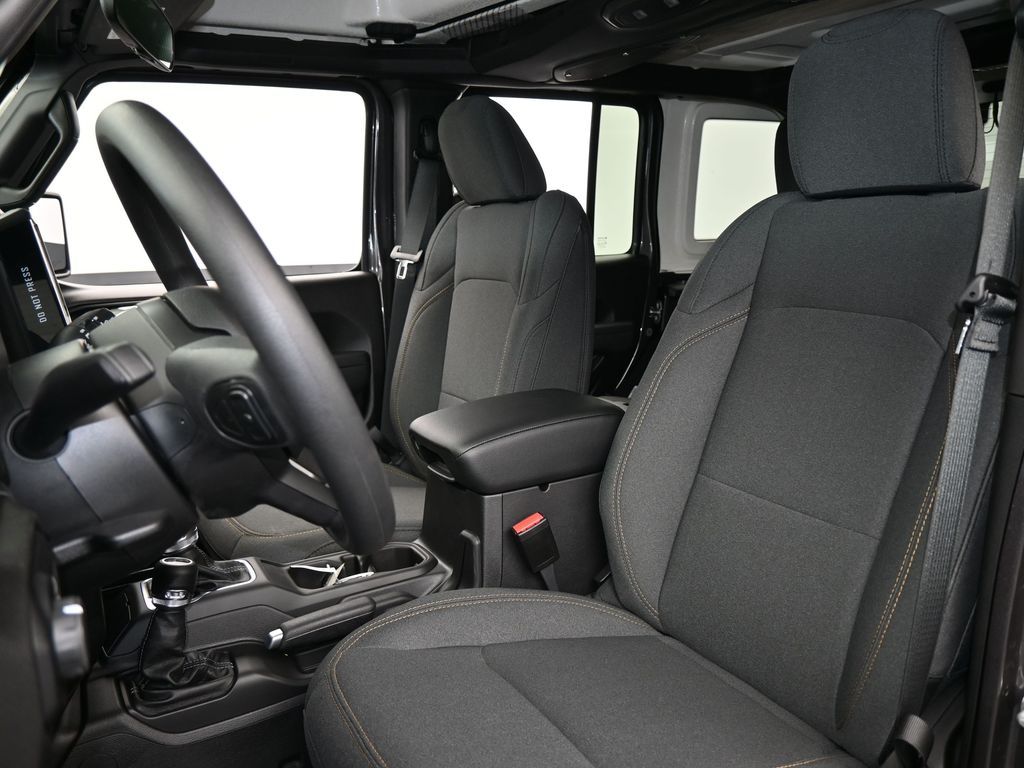 New 2026 Granite Crystal Metallic Clearcoat Jeep Sport image 10