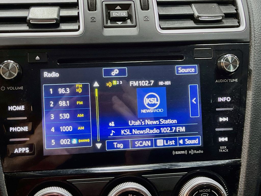 Used 2018 Ice Silver Metallic Subaru 2.5i Premium image 14