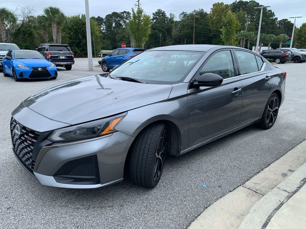 2023 Nissan Altima SR FWD