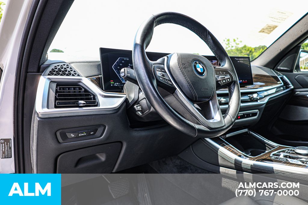 Used 2025 White BMW xDrive50e image 29