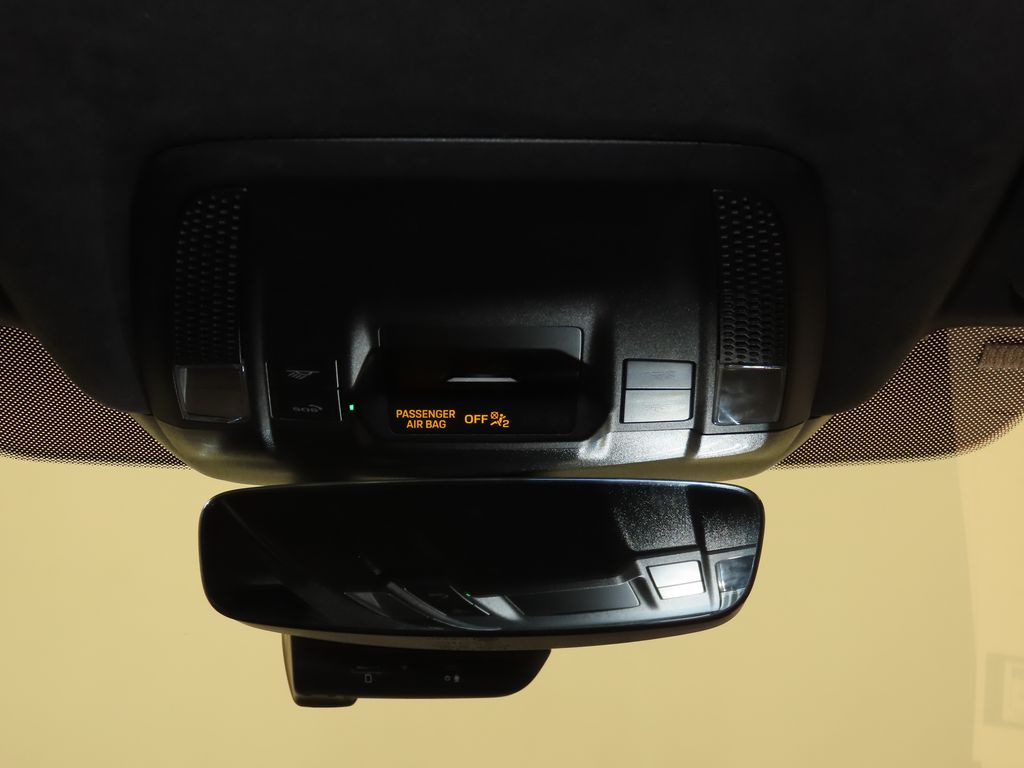 Thumbnail: 2023 Porsche Taycan - 31