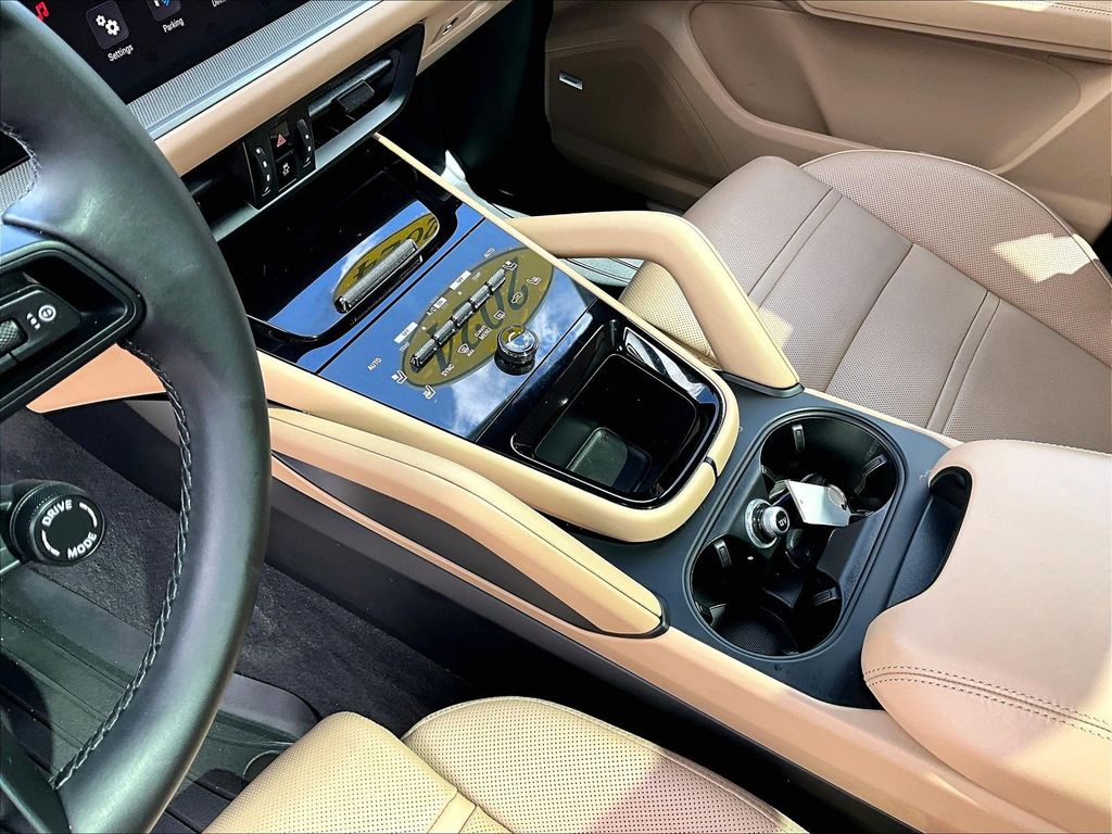 2024 Porsche Cayenne — photo 20