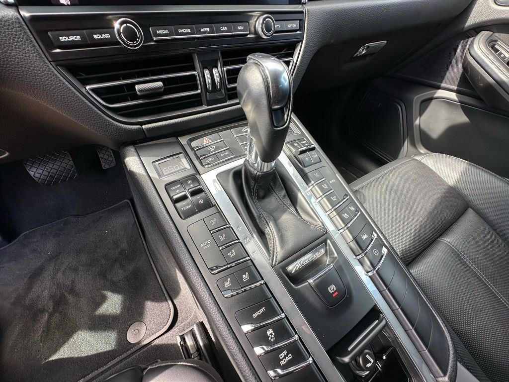 Thumbnail: 2019 Porsche Macan - 24