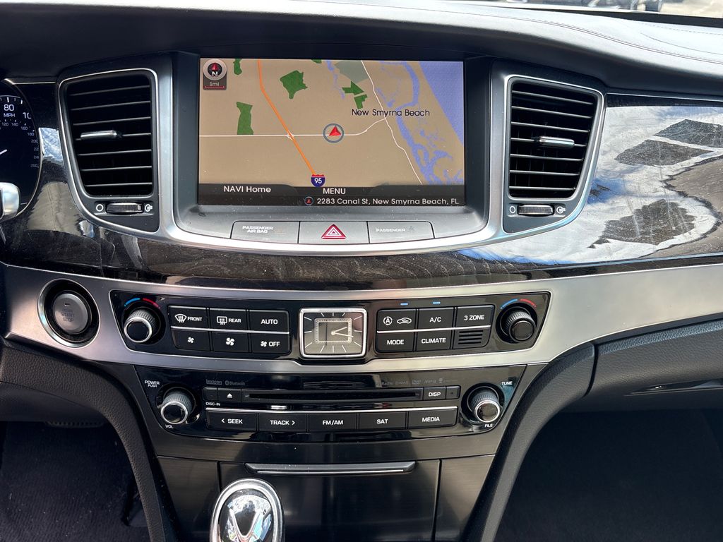 Used 2015 Gray Hyundai Signature image 24