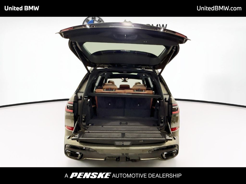 Thumbnail: 2027 BMW X7 - 15