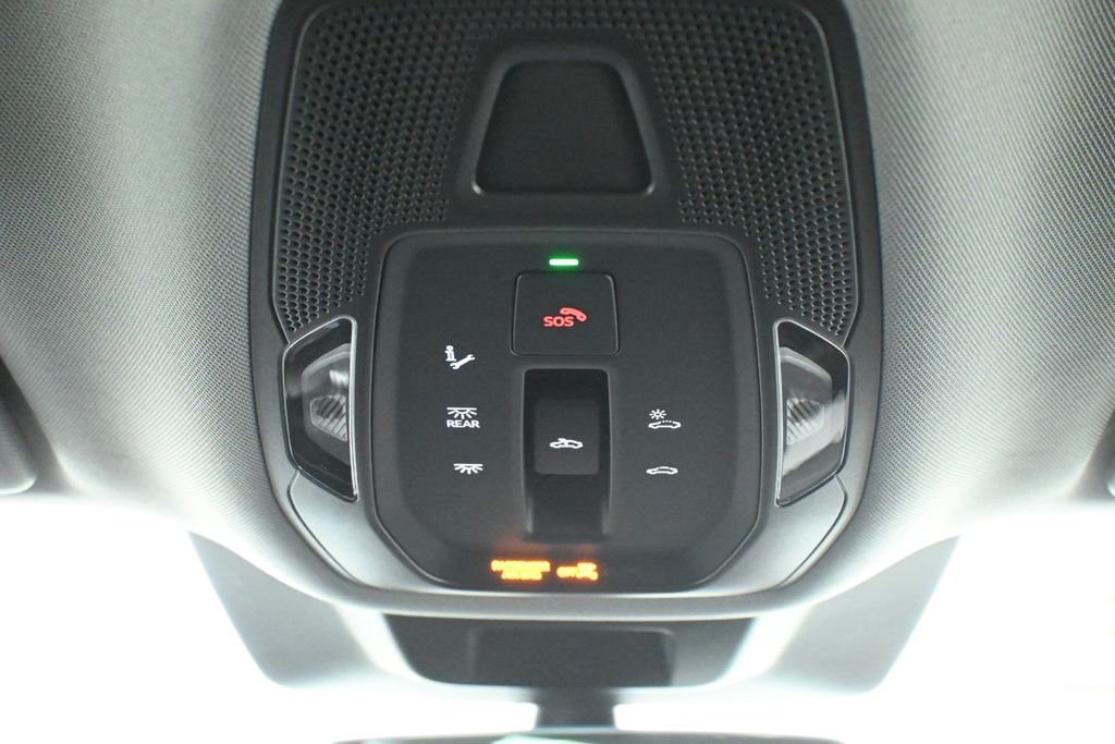 2025 Audi e-tron Premium 16