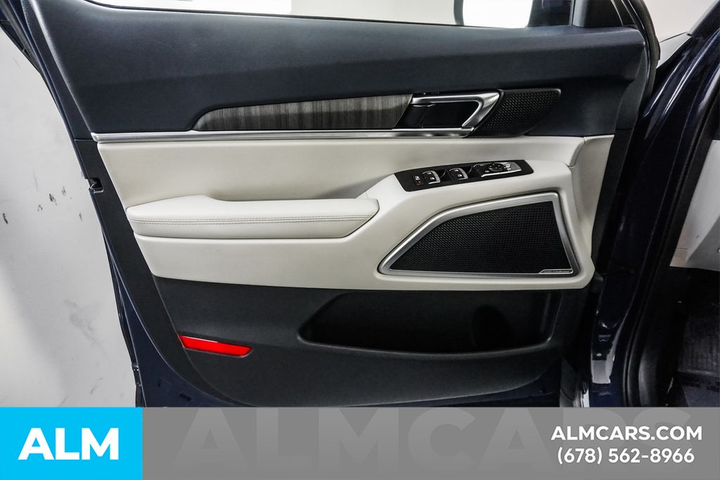 Used 2023 Black Kia EX image 43