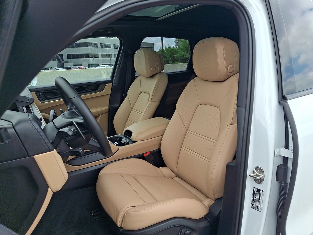 Thumbnail: 2026 Porsche Cayenne - 15