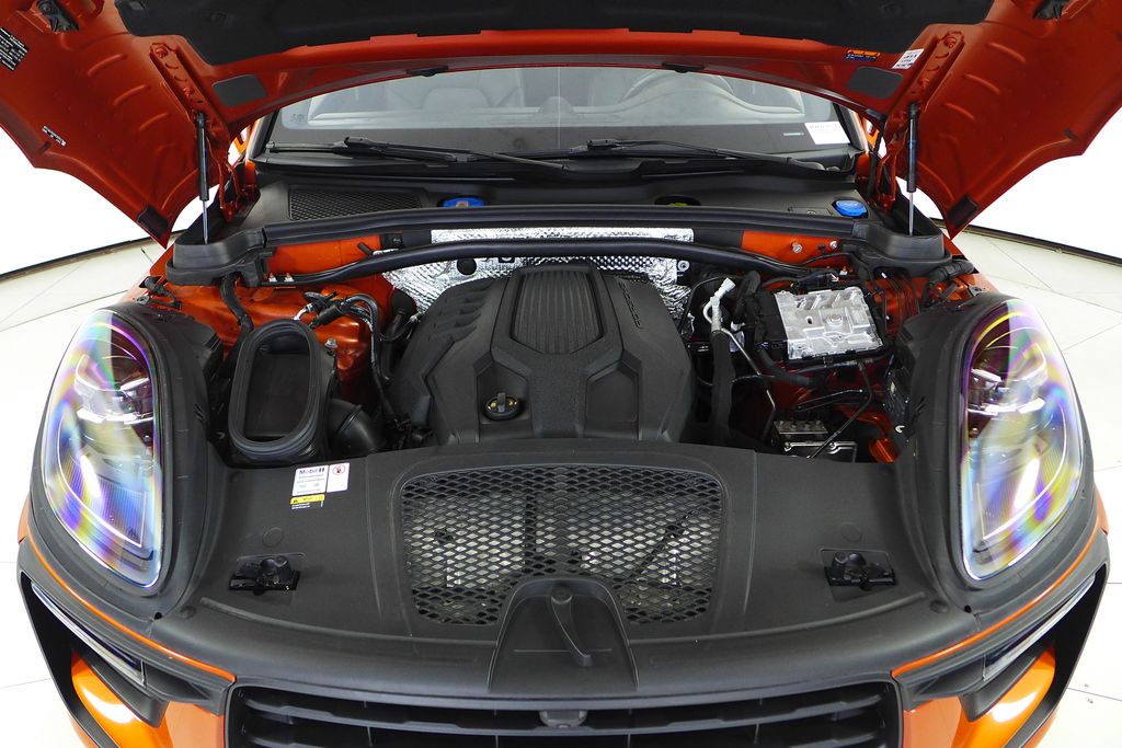Thumbnail: 2022 Porsche Macan - 6
