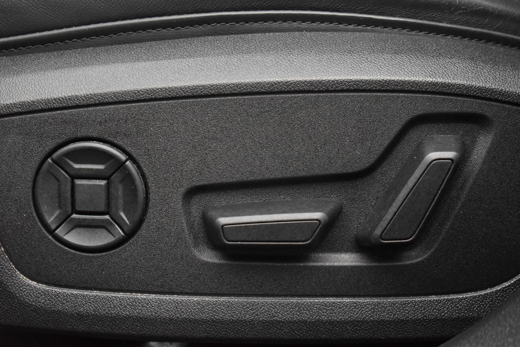 Thumbnail: 2024 Audi A6 - 16