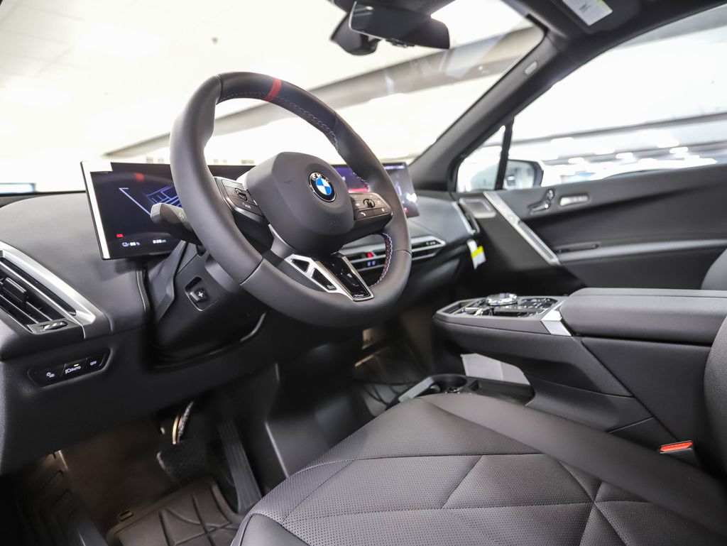 Thumbnail: 2025 BMW iX - 10