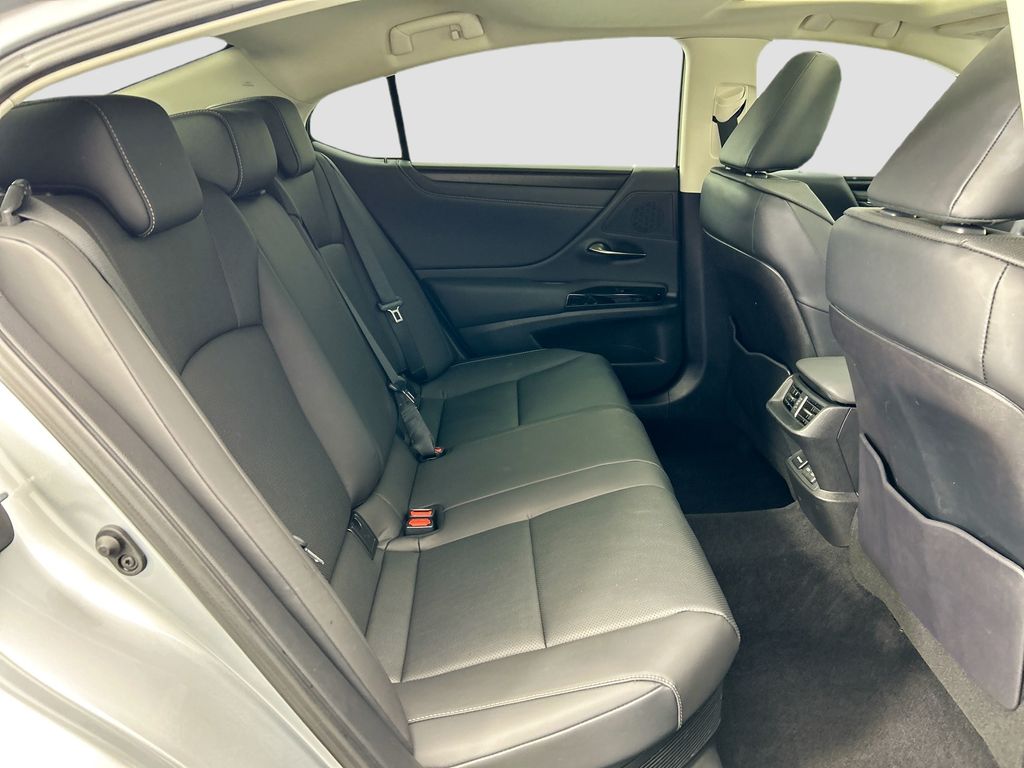 Thumbnail: 2023 Lexus ES - 23