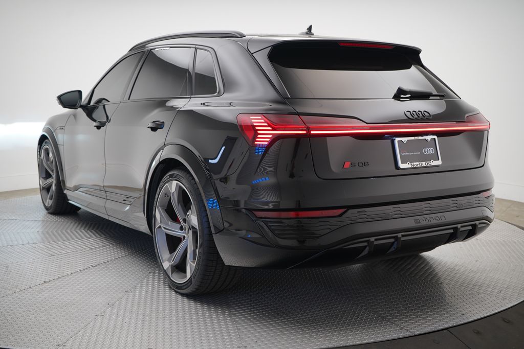 Thumbnail: 2024 Audi SQ8 e-tron - 3