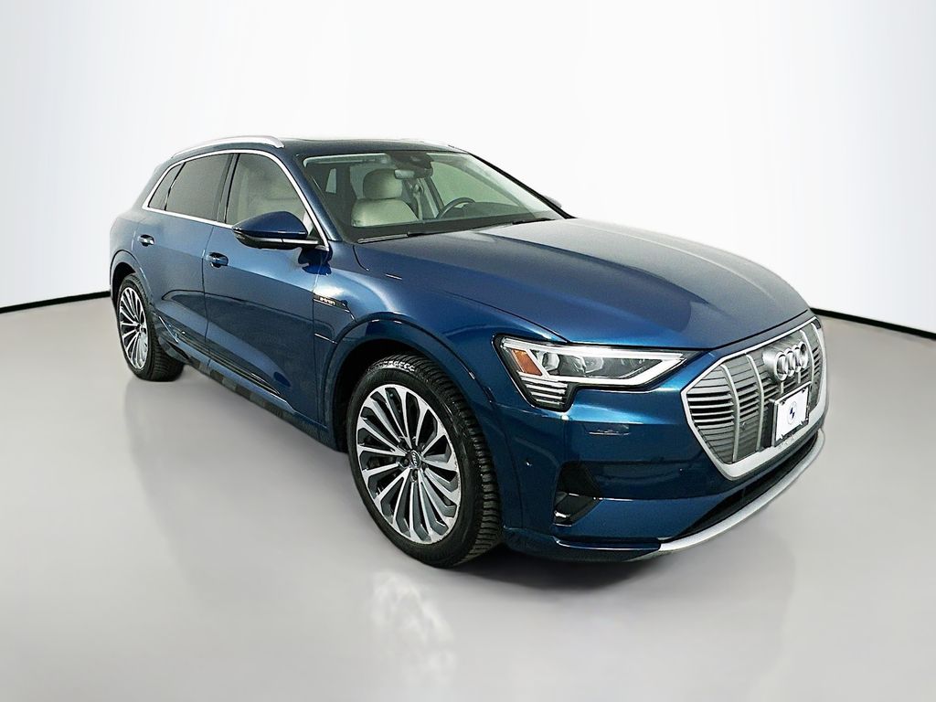Thumbnail: 2019 Audi e-tron - 3