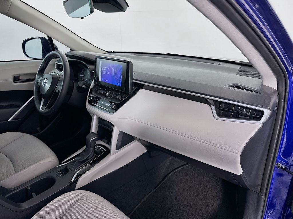 Thumbnail: 2025 Toyota Corolla Cross - 28