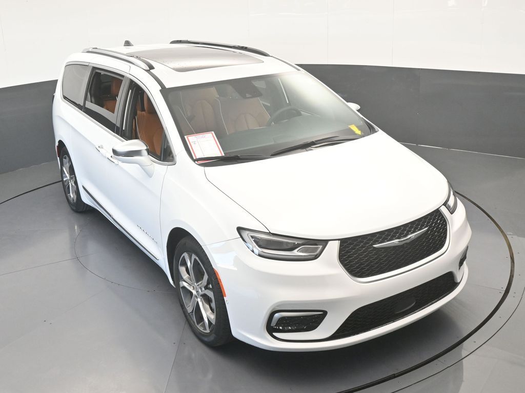 Used 2024 Bright White Clearcoat Chrysler Pinnacle image 69