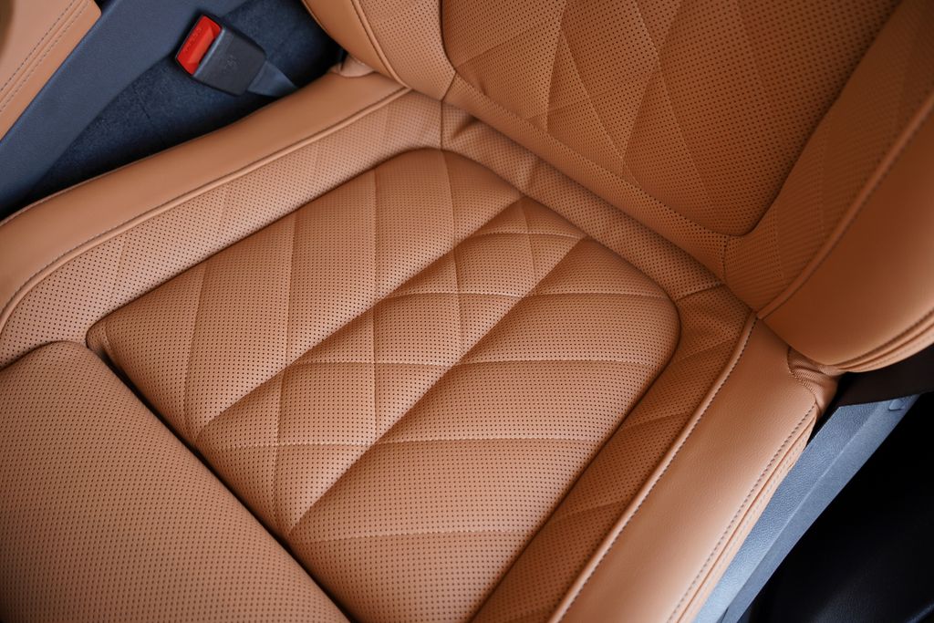 Thumbnail: 2026 BMW X5 - 13