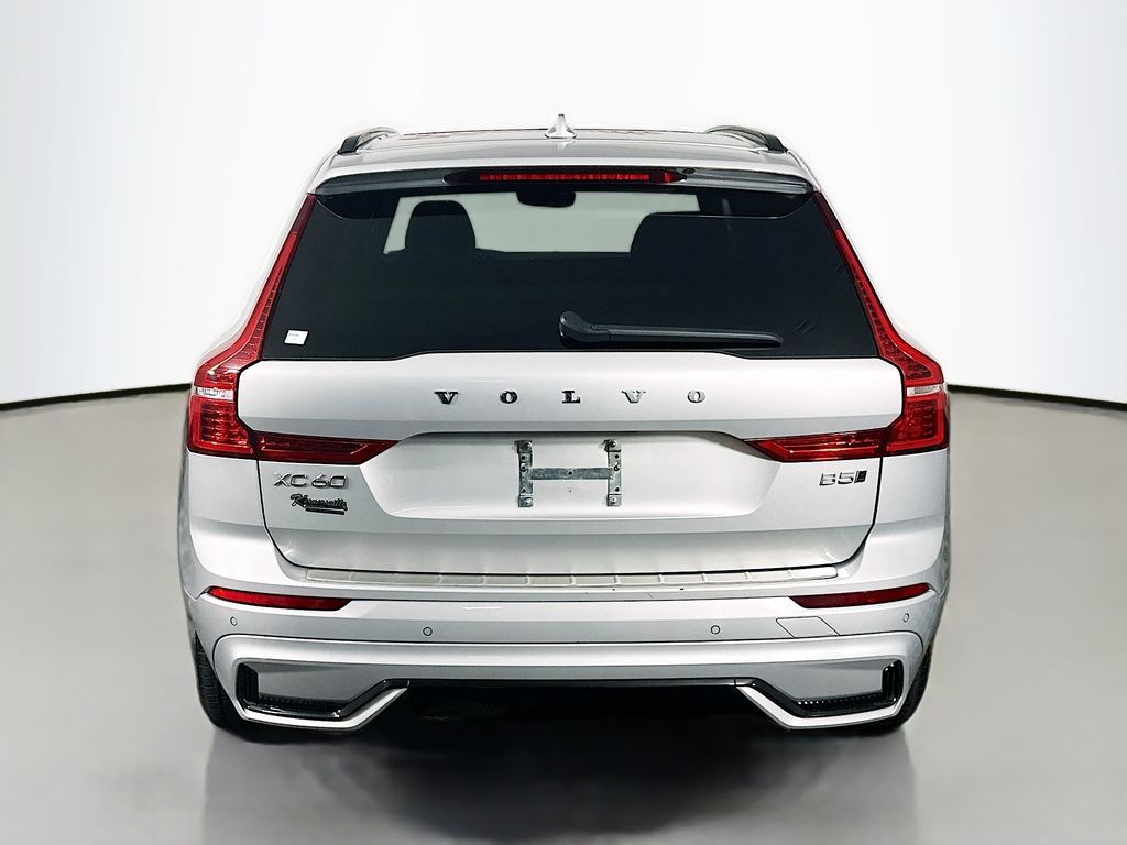 Used 2023 Silver Volvo B5 Plus Dark Theme image 6