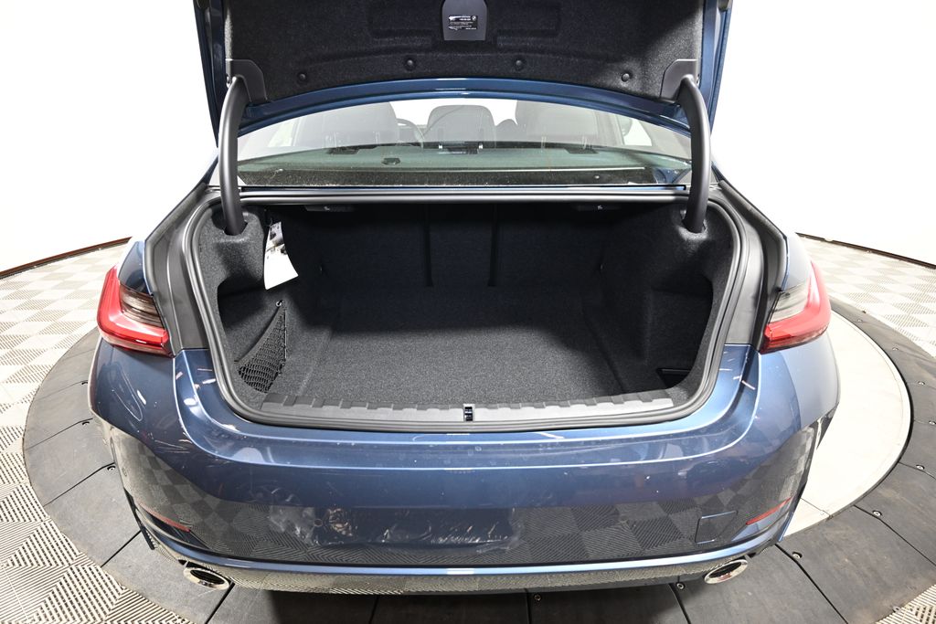 Thumbnail: 2025 BMW 3 Series - 10