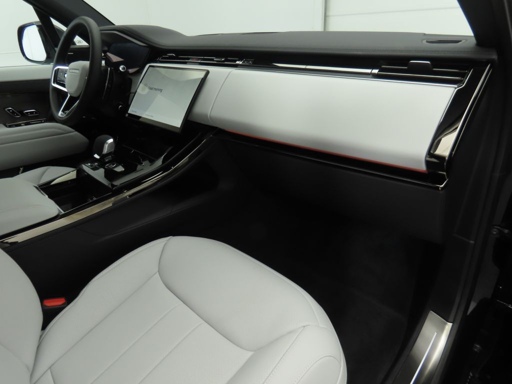 2025 Land Rover Range Rover Sport SE 19