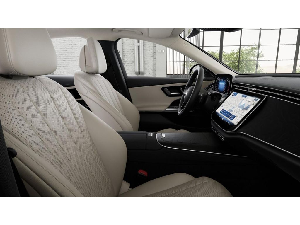 2026 Mercedes Benz E 4MATIC photo 4