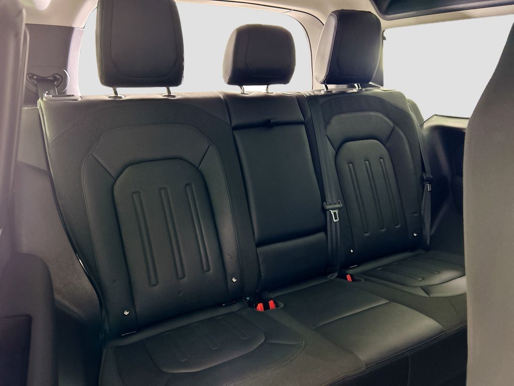 Thumbnail: 2021 Land Rover Defender - 23