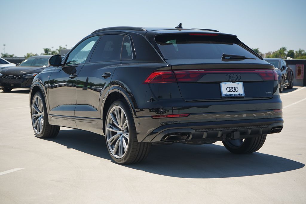 Thumbnail: 2026 Audi Q8 - 3