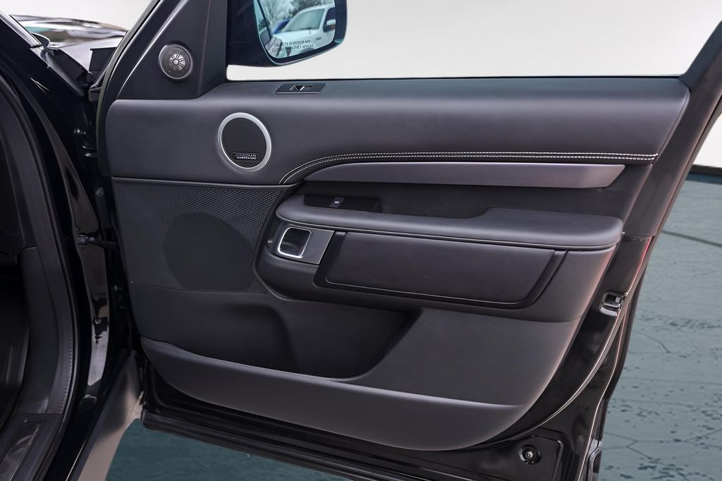 Used Car 2024 Land Rover Discovery  Metropolitan Edition For Sale Under $70,000 In Austin, Texas