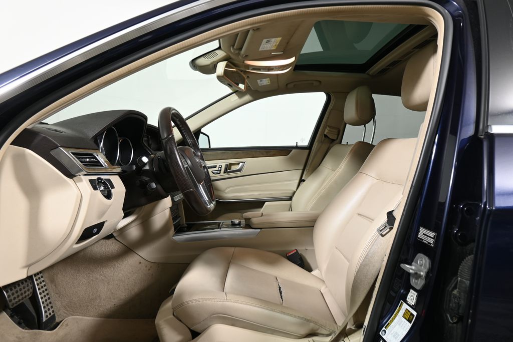 Thumbnail: 2015 Mercedes-Benz E-Class - 3