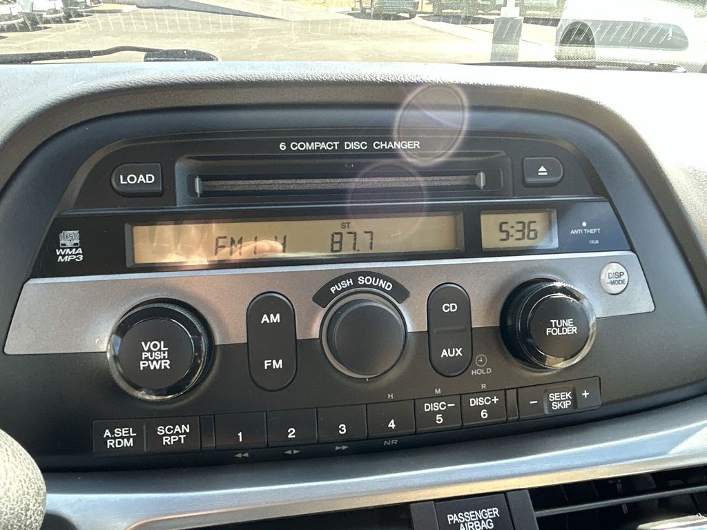 Thumbnail: 2010 Honda Odyssey - 16