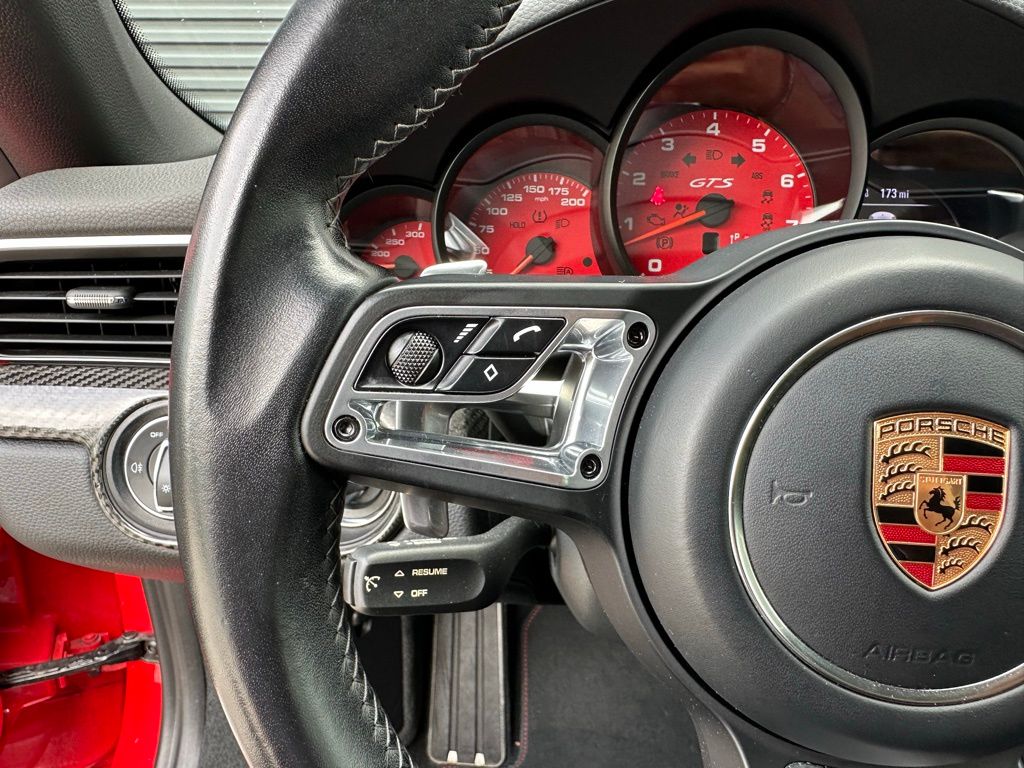Thumbnail: 2018 Porsche 911 - 22