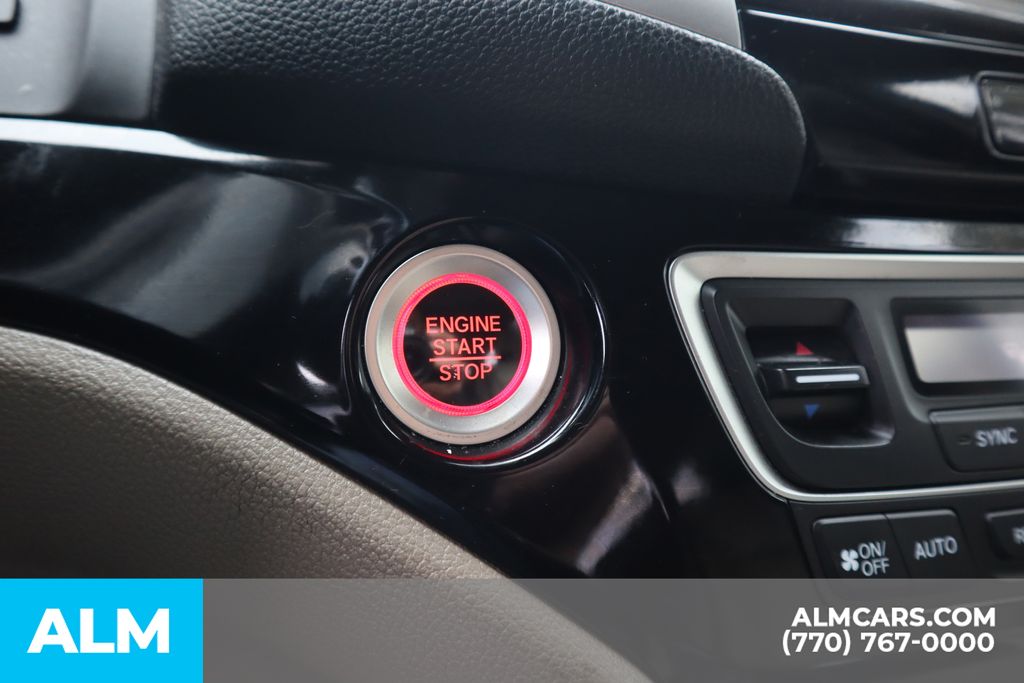 Used 2018  Honda Touring image 36