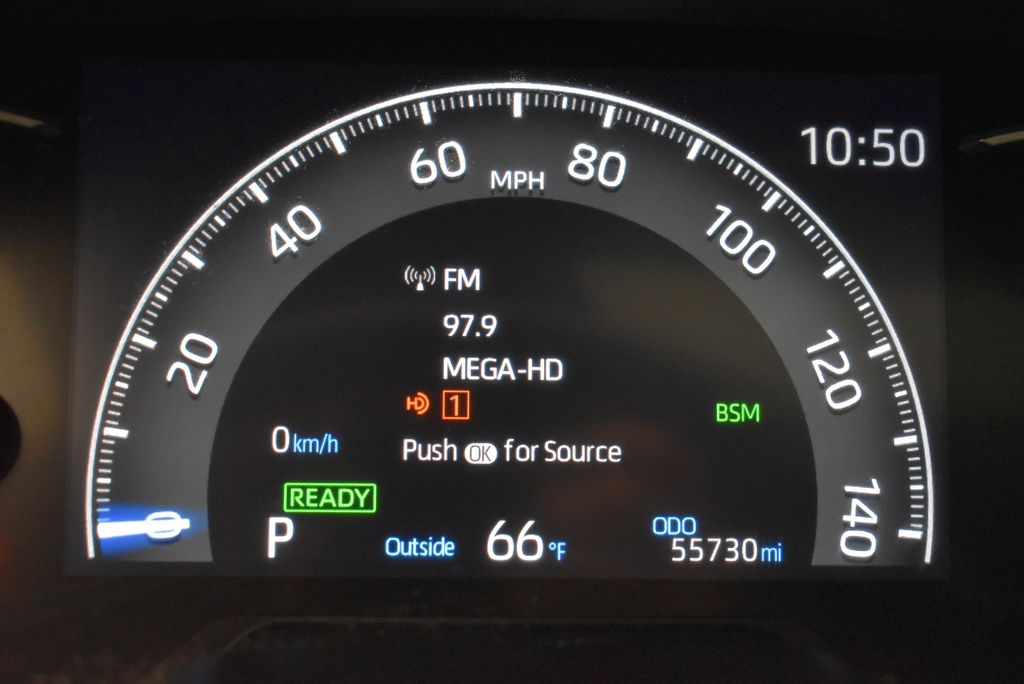 2022 Toyota RAV4 XSE 23