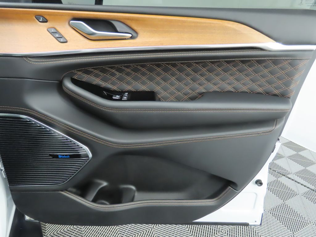 Thumbnail: 2023 Jeep Grand Cherokee L - 26