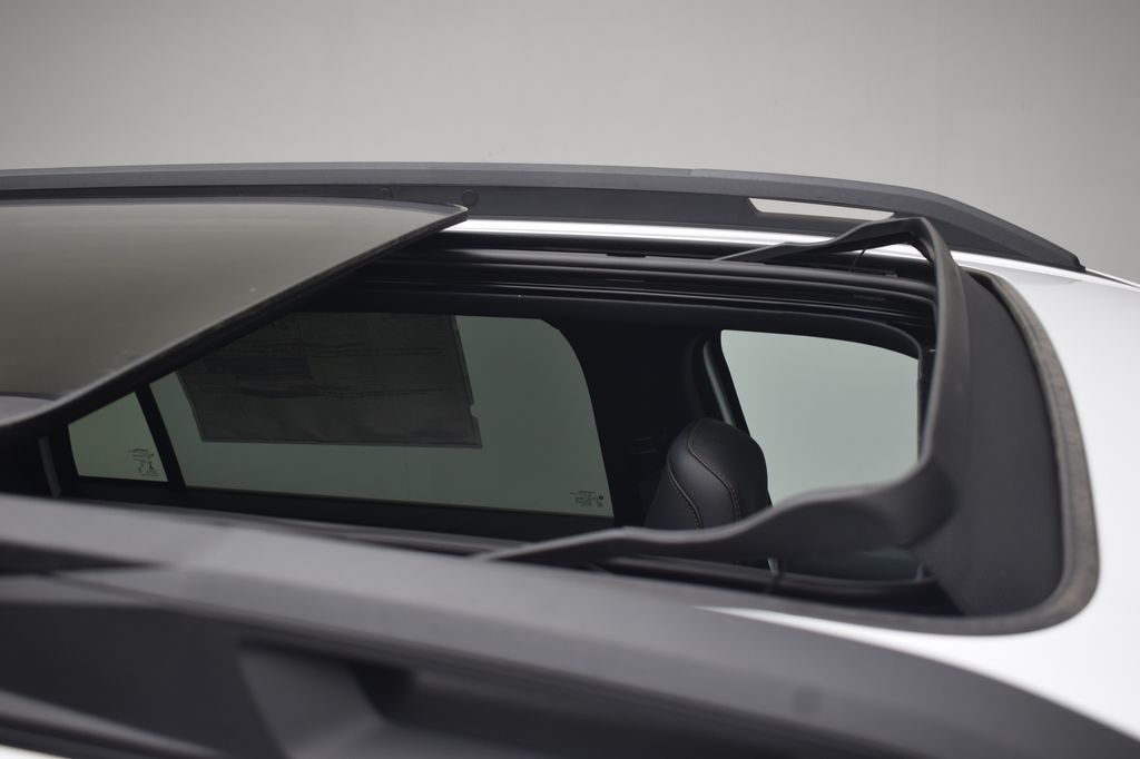 new 2026 Jeep Cherokee car, priced at $39,647
