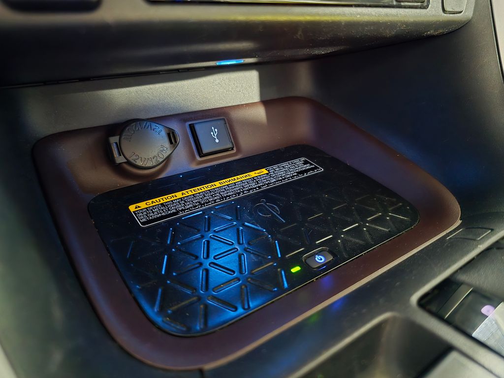 Thumbnail: 2021 Toyota RAV4 - 23