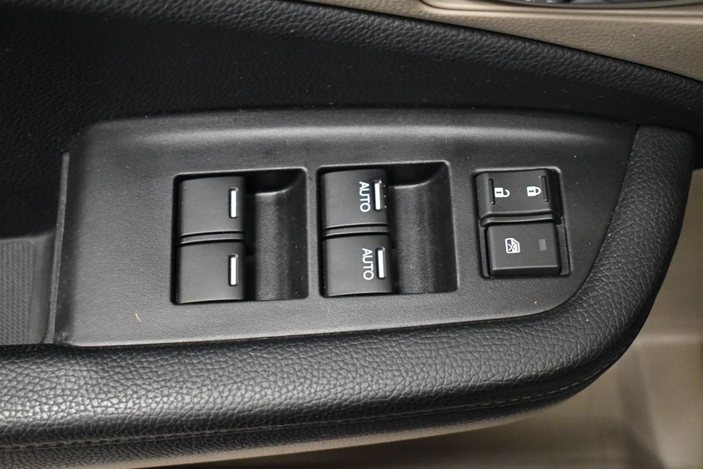 Thumbnail: 2019 Honda Pilot - 17