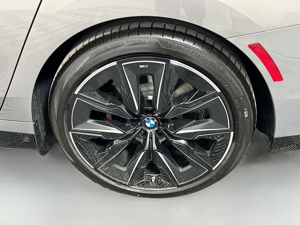 2025 BMW i7 eDrive50 23