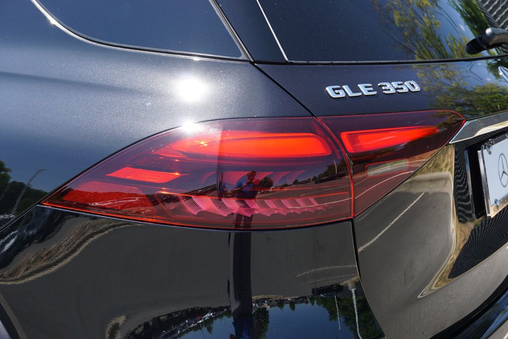 Thumbnail: 2026 Mercedes-Benz GLE - 14