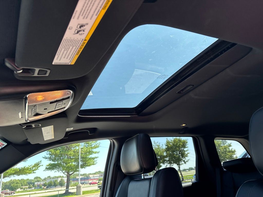 Used 2022 Jeep Grand Cherokee WK Limited with VIN 1C4RJFBG5NC167915 for sale in Kansas City