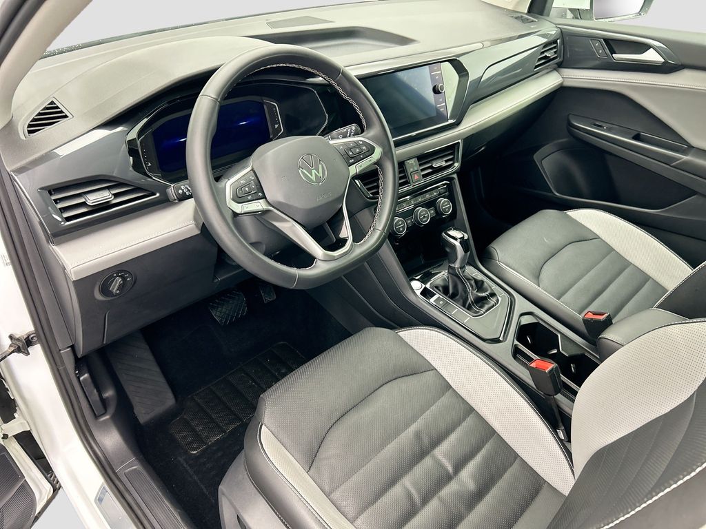 Thumbnail: 2022 Volkswagen Taos - 9