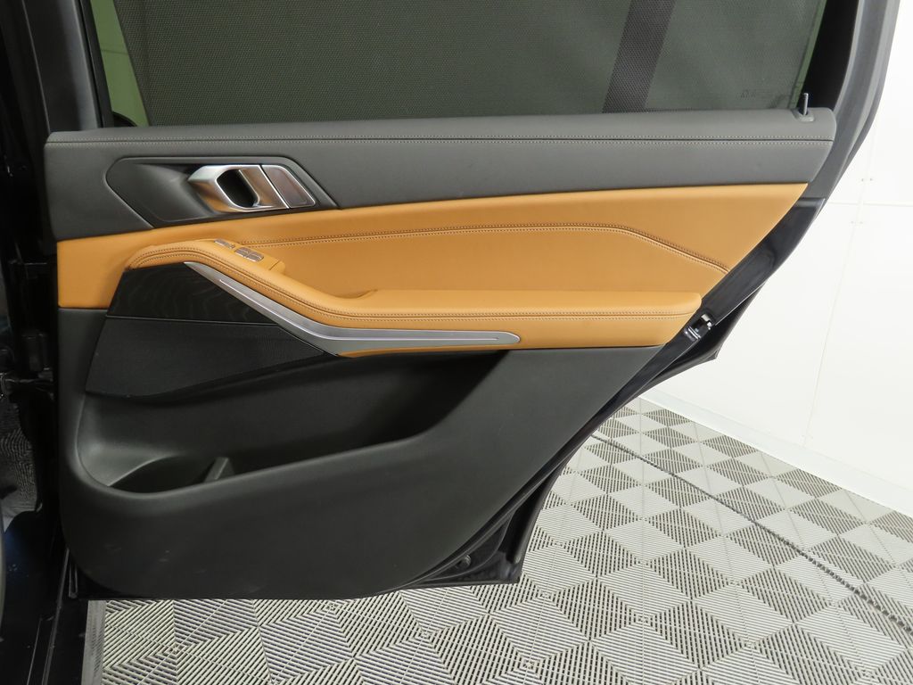 Thumbnail: 2022 BMW X7 - 28