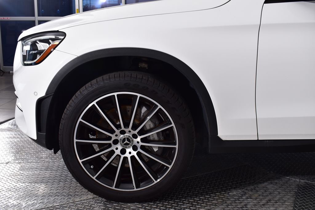 Thumbnail: 2023 Mercedes-Benz GLC - 9